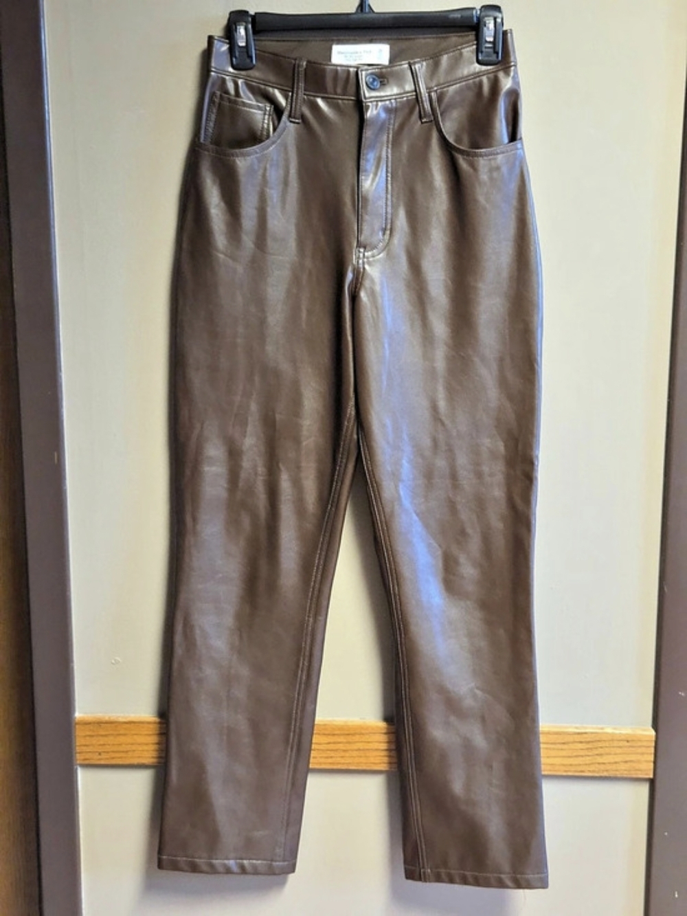 Abercrombie & Fitch The '90s Straight Ultra High Rise Vegan Leather Pant Brown